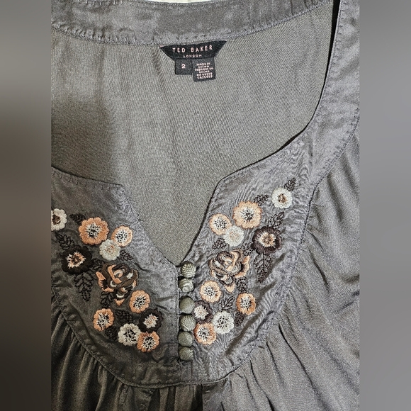 Y2K Ted Baker Silk Gray Embroidered Floral Tie Back Blouse Small - Picture 7 of 10